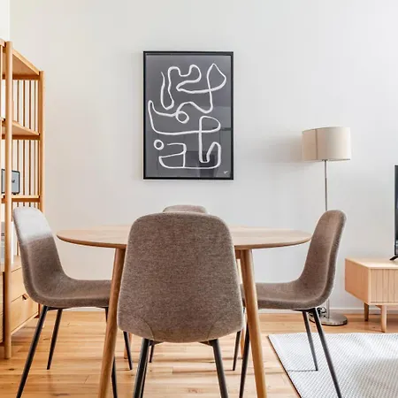 Blueground 5 Furnished Close To Offices Prg-47 * Πράγα