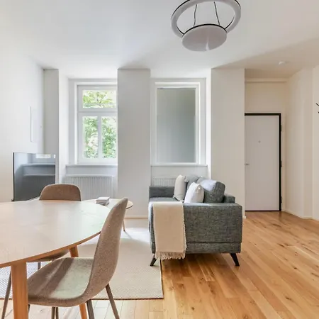 Blueground 5 Furnished Close To Offices Prg-47